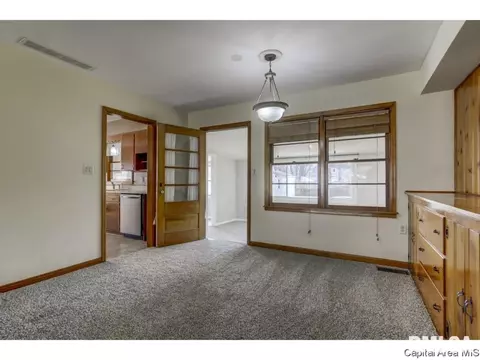 1924 E Hood St, Springfield, IL 62703 photo 8