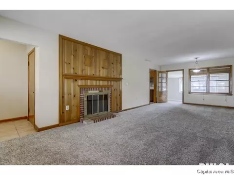 1924 E Hood St, Springfield, IL 62703 photo 3
