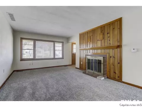 1924 E Hood St, Springfield, IL 62703 photo 2