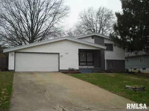 2307 Chatham Rd, Springfield, IL 62704 photo 3