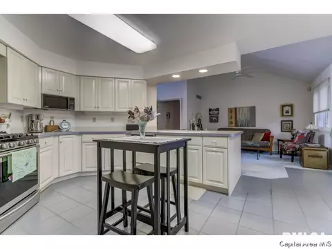 2724 Timber Pointe Dr, Springfield, IL 62702 photo 14