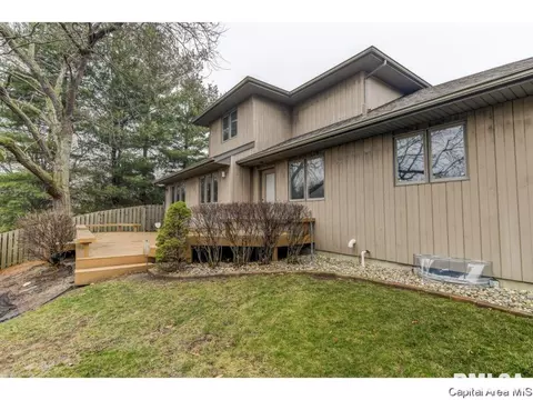2724 Timber Pointe Dr, Springfield, IL 62702 photo 2