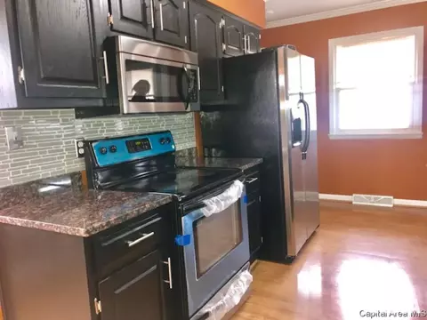 2700 Arlington Dr, Springfield, IL 62704 photo 3
