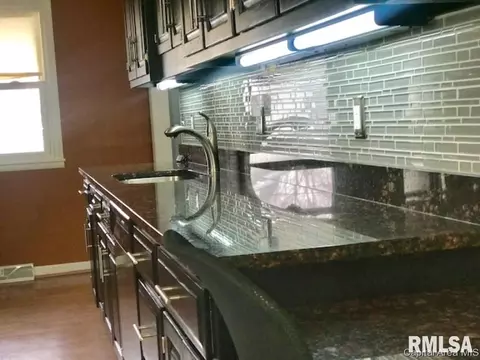 2700 Arlington Dr, Springfield, IL 62704 photo 5