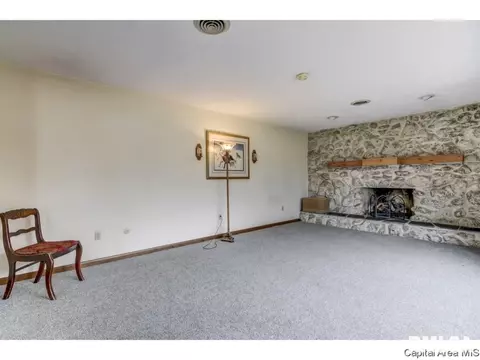 2635 Hilltop Rd, Springfield, IL 62712 photo 3