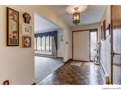 2635 Hilltop Rd, Springfield, IL 62712 photo 2