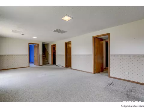 4 Timbercrest Dr, Sherman, IL 62684 photo 28