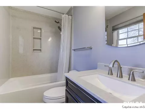 4 Timbercrest Dr, Sherman, IL 62684 photo 18