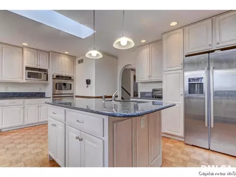 2105 Augusta Dr, Springfield, IL 62704 photo 7