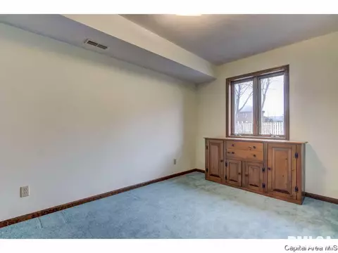 2105 Augusta Dr, Springfield, IL 62704 photo 32