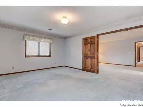 2105 Augusta Dr, Springfield, IL 62704 photo 16