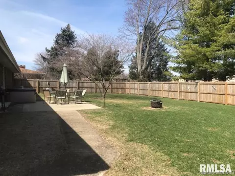 2205 Montclair, Springfield, IL 62704 photo 3