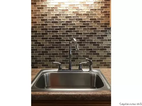 2205 Montclair, Springfield, IL 62704 photo 5