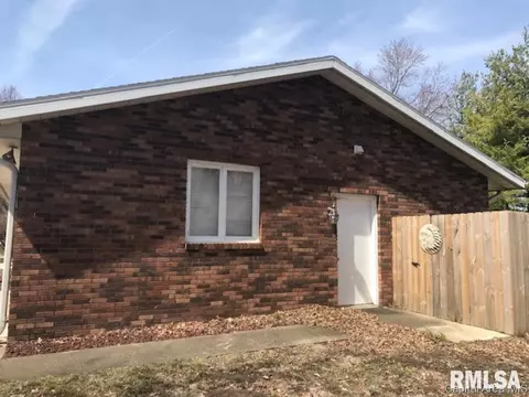2205 Montclair, Springfield, IL 62704 photo 2