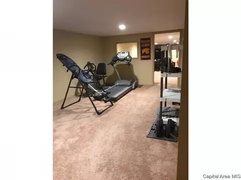 2205 Montclair, Springfield, IL 62704 photo 9