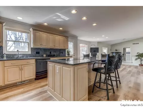 2202 Augusta Dr, Springfield, IL 62704 photo 16