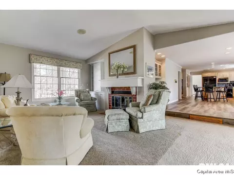 2202 Augusta Dr, Springfield, IL 62704 photo 9