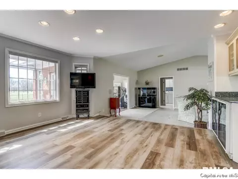 2202 Augusta Dr, Springfield, IL 62704 photo 17