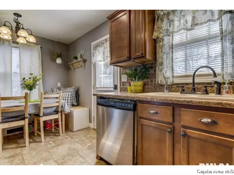 2100 Pickett Street St, Springfield, IL 62703 photo 9