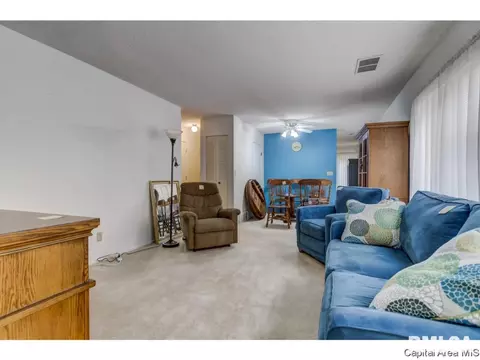 83 Trailridge Ln, Springfield, IL 62704 photo 2