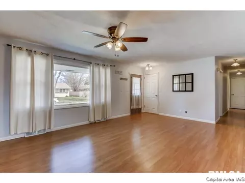 2404 Gillespie, Springfield, IL 62704 photo 5