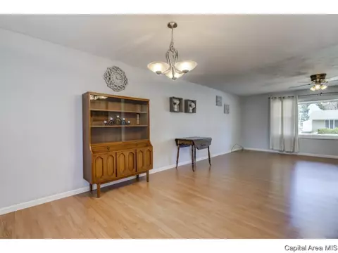 2404 Gillespie, Springfield, IL 62704 photo 9