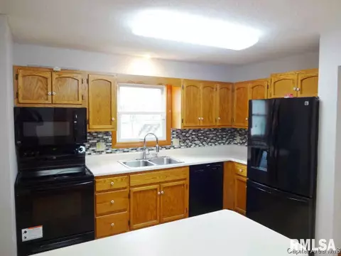 2300 Mayfair Rd, Springfield, IL 62703 photo 8