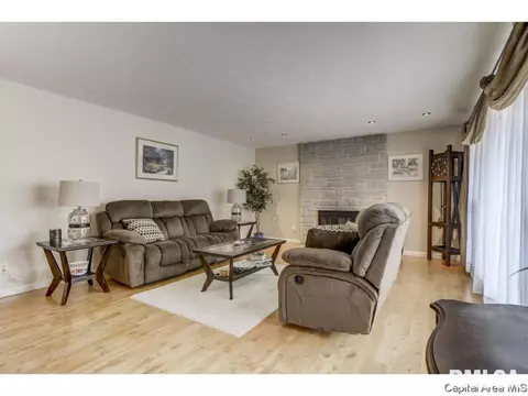2212 Parkview Dr, Springfield, IL 62704 photo 3