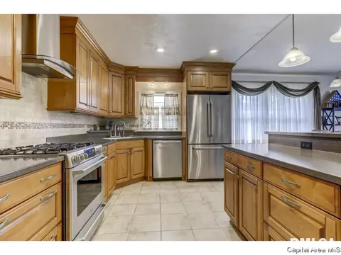 2212 Parkview Dr, Springfield, IL 62704 photo 8