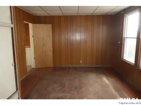2233 S 10th St, Springfield, IL 62703 photo 7