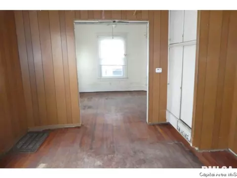 2233 S 10th St, Springfield, IL 62703 photo 8