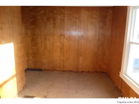 2233 S 10th St, Springfield, IL 62703 photo 17