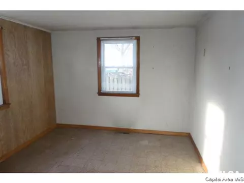 2233 S 10th St, Springfield, IL 62703 photo 12