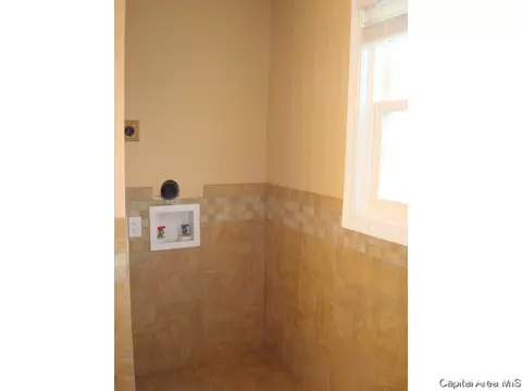 2429 S 8th St, Springfield, IL 62703 photo 9