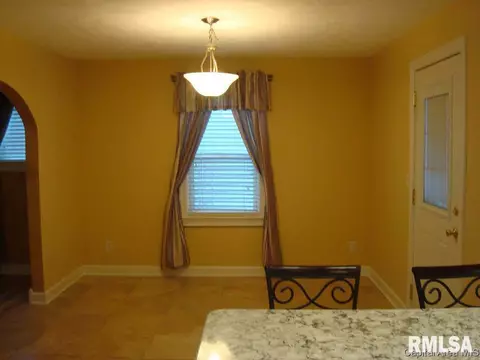 2429 S 8th St, Springfield, IL 62703 photo 6