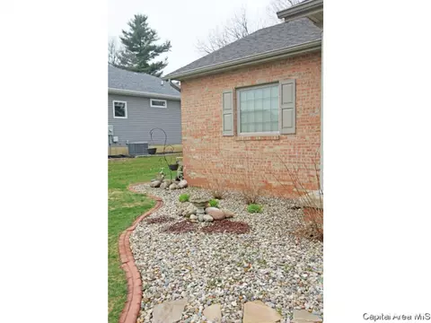 69 Navajo Dr, Springfield, IL 62711 photo 3