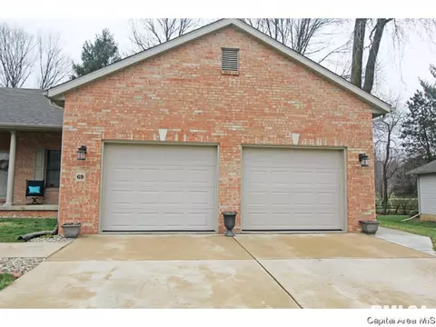 69 Navajo Dr, Springfield, IL 62711 photo 2