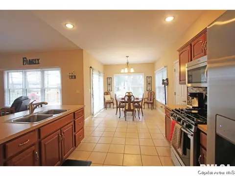 69 Navajo Dr, Springfield, IL 62711 photo 12