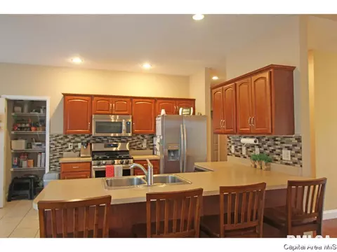 69 Navajo Dr, Springfield, IL 62711 photo 8