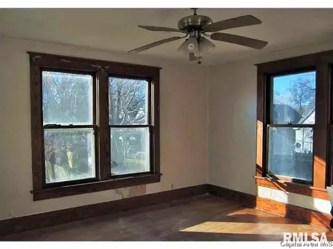 515 S State St, Springfield, IL 62704 photo 2