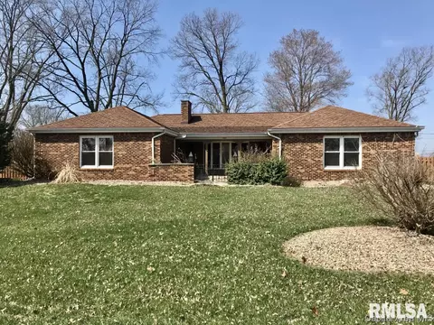 1900 Jackson Ave, Beardstown, IL 62618 photo 1