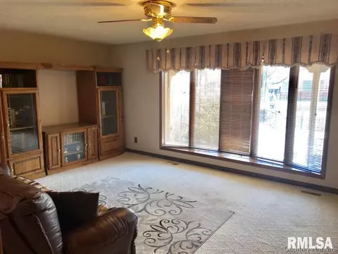 1900 Jackson Ave, Beardstown, IL 62618 photo 5