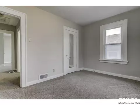2158 E Capitol, Springfield, IL 62703 photo 9