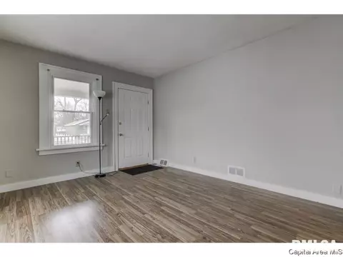 2158 E Capitol, Springfield, IL 62703 photo 5