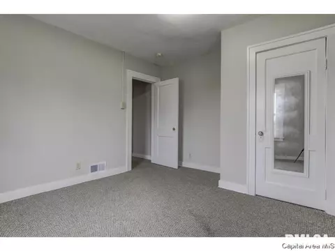 2158 E Capitol, Springfield, IL 62703 photo 14