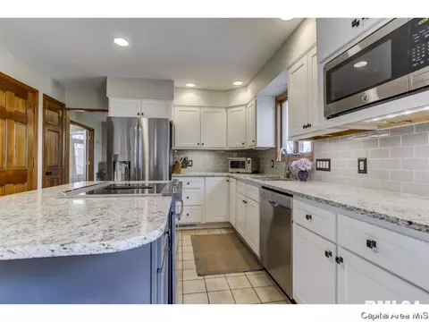 3301 Lauxmont Dr, Springfield, IL 62712 photo 9