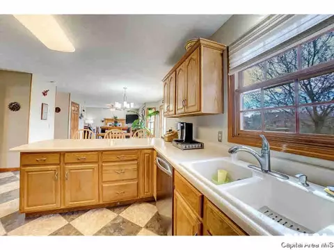 1116 Bridle Path Ln, Springfield, IL 62712 photo 9