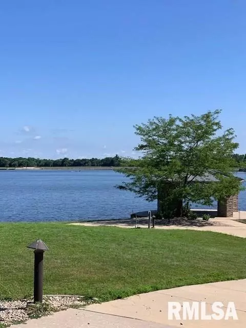 305 Harbor Pointe Pl, Springfield, IL 62712 photo 13
