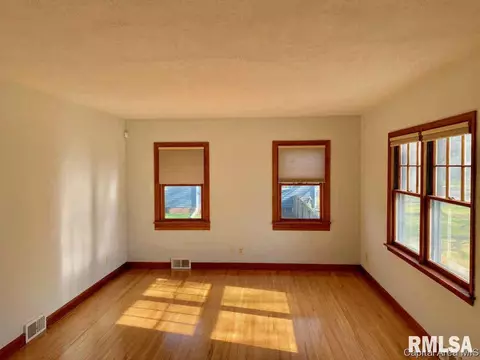 2065 N 6th St, Springfield, IL 62702 photo 11