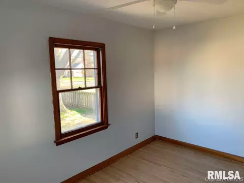 2065 N 6th St, Springfield, IL 62702 photo 14